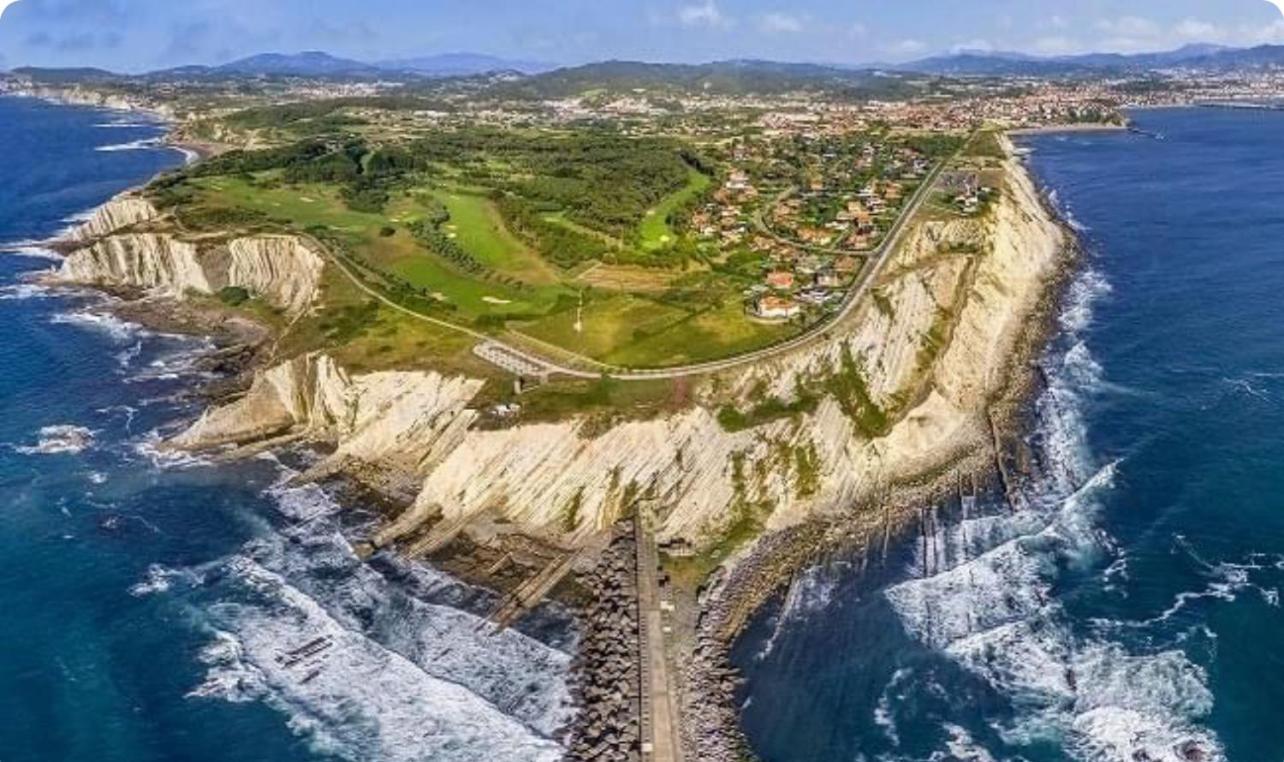 Kukis Duplex Beach Near Bilbao Getxo Buitenkant foto